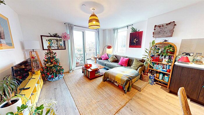 2 Bedroom Apartment For Sale In Lockside Lane, Middlewood Locks, Salford, M5