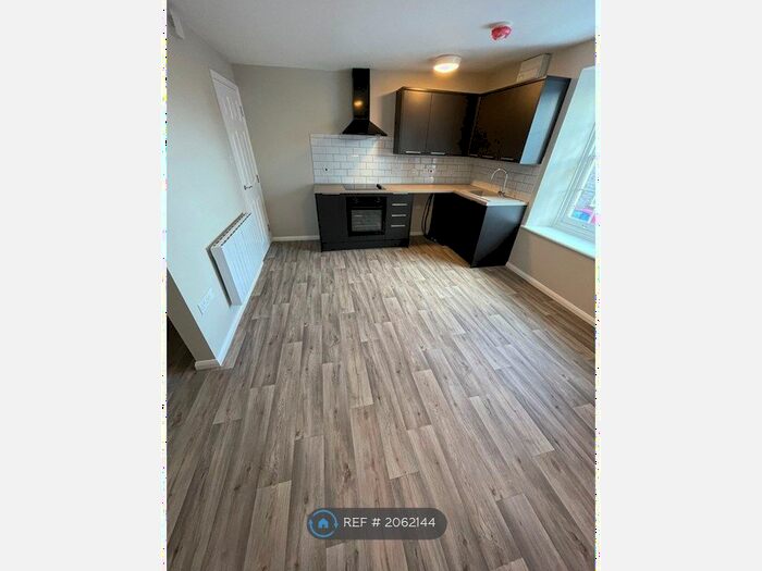 1 Bedroom Flat To Rent In Purbeck Road, Chatham, ME4