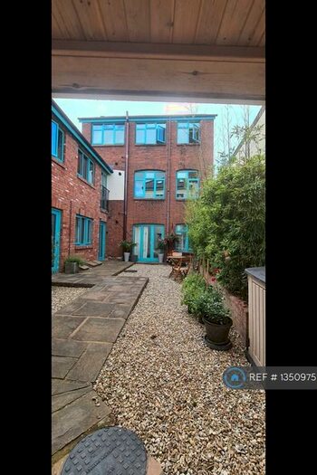 1 Bedroom Flat To Rent In The Mews, Crediton, EX17