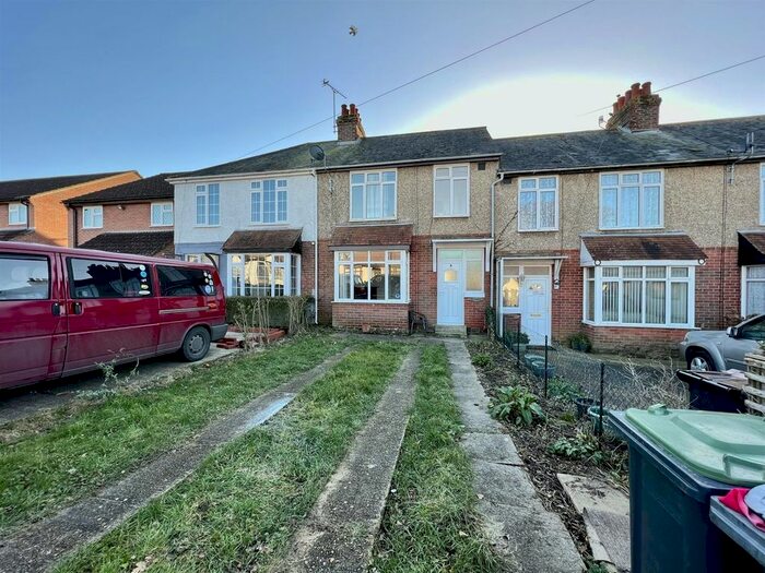 3 Bedroom Terraced House To Rent In Durley Avenue, Cowplain, Waterlooville, PO8