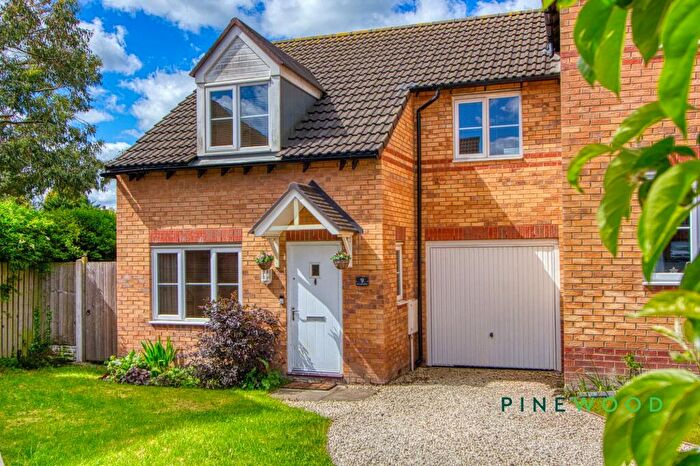 3 Bedroom Semi-Detached House For Sale In Moorspring Way, Old Tupton, Chesterfield, Derbyshire, S42