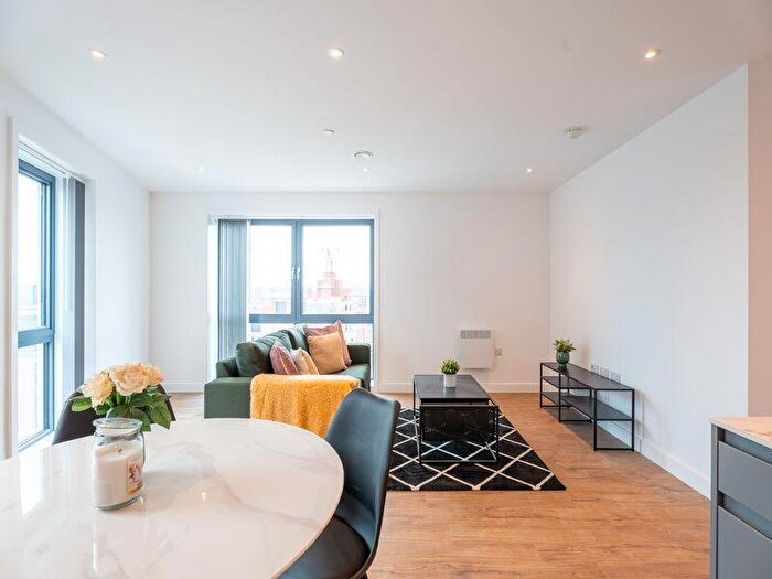 2 Bedroom Apartment To Rent In Phoenix, Saxton Lane, Leeds, LS9