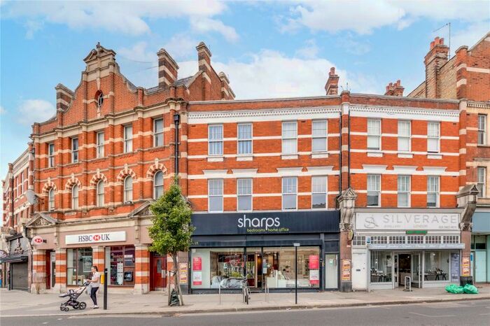 2 Bedroom Flat To Rent In Aldermans Hill, London, N13