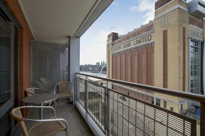 2 Bedroom Flat For Sale In Baltic Quay, Gateshead, NE8