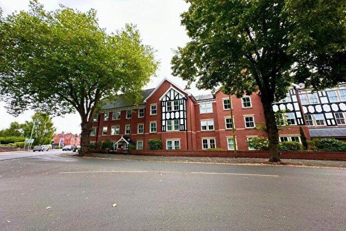 2 Bedroom Flat To Rent In Groby Road, Altrincham, WA14