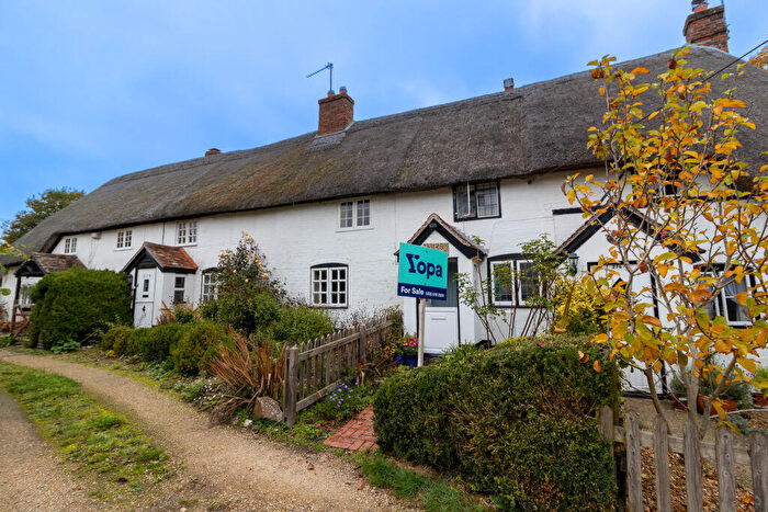 2 Bedroom Cottage For Sale In East Grafton, Marlborough, SN8