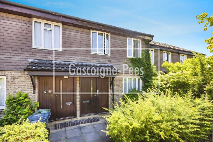 1 Bedroom Apartment To Rent In Elder Close, Guildford, GU4