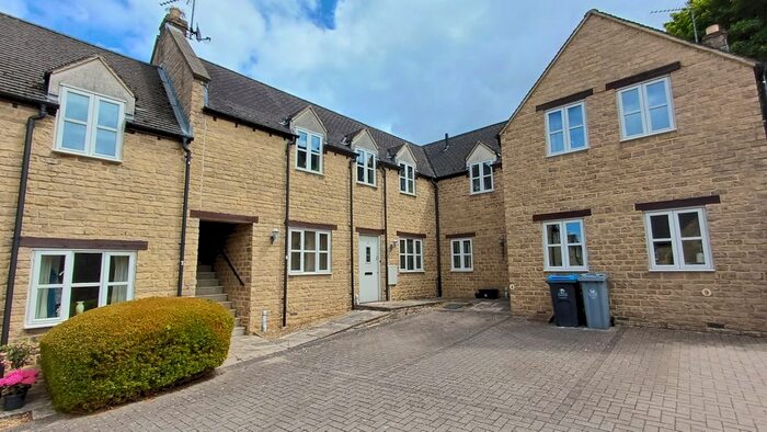 2 Bedroom Flat To Rent In Coneygree Close, Chipping Norton, OX7