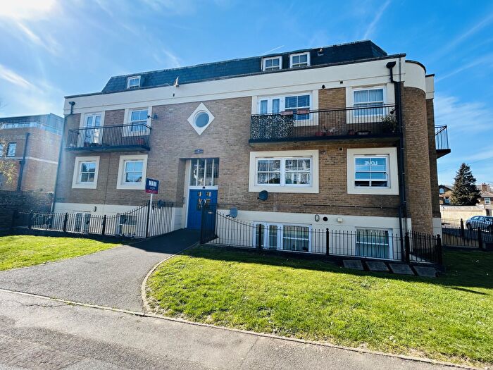 2 Bedroom Flat To Rent In Heritage Court, Darnley Road, DA11
