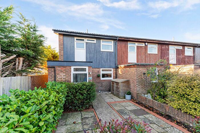 3 Bedroom End Of Terrace House For Sale In Farrier Close, Sunbury-On-Thames, TW16