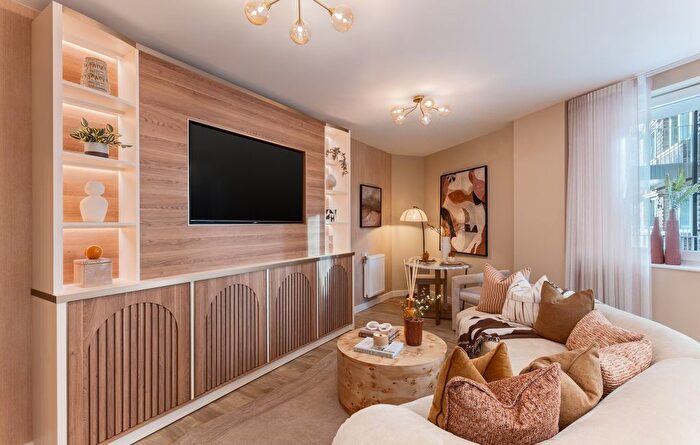 1 Bedroom Flat For Sale In "The Aspen" At High Streee, Southall, UB1