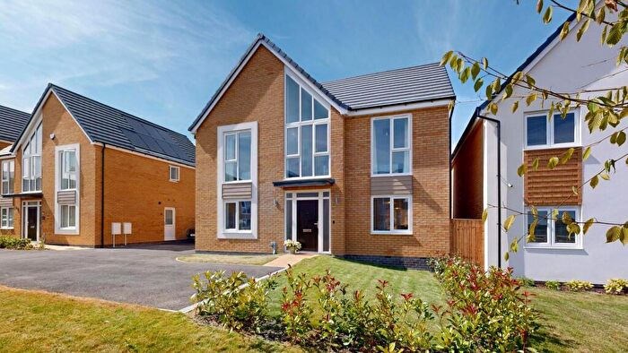 4 Bedroom Detached House For Sale In Carbon Grove, Clay Cross, S45