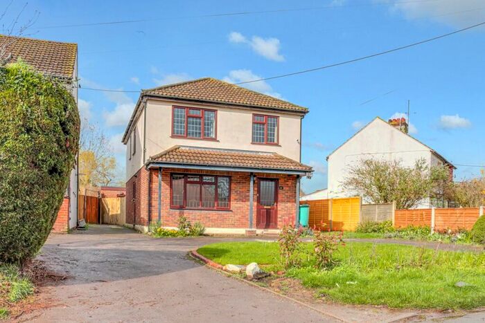 3 Bedroom Detached House For Sale In Church Road, Barling Magna, SS3