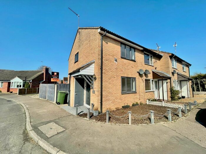 2 Bedroom End Of Terrace House To Rent In Redwing Gardens, Spixworth, Norwich, NR10
