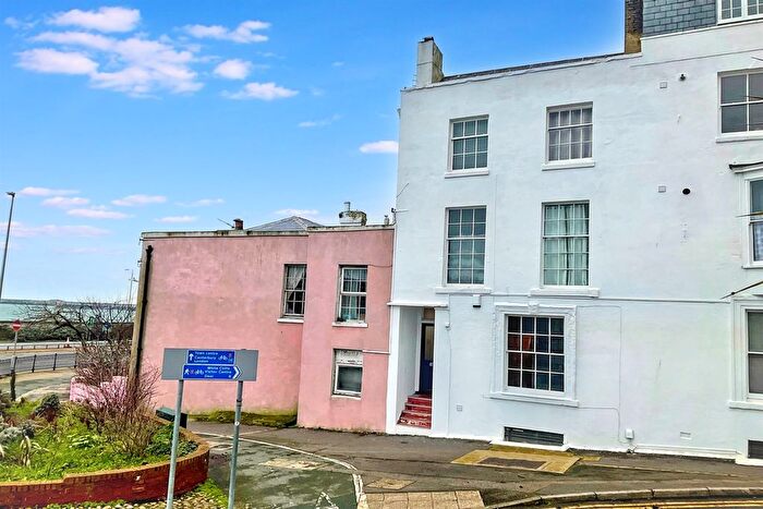 2 Bedroom Maisonette For Sale In East Cliff, Dover, CT16