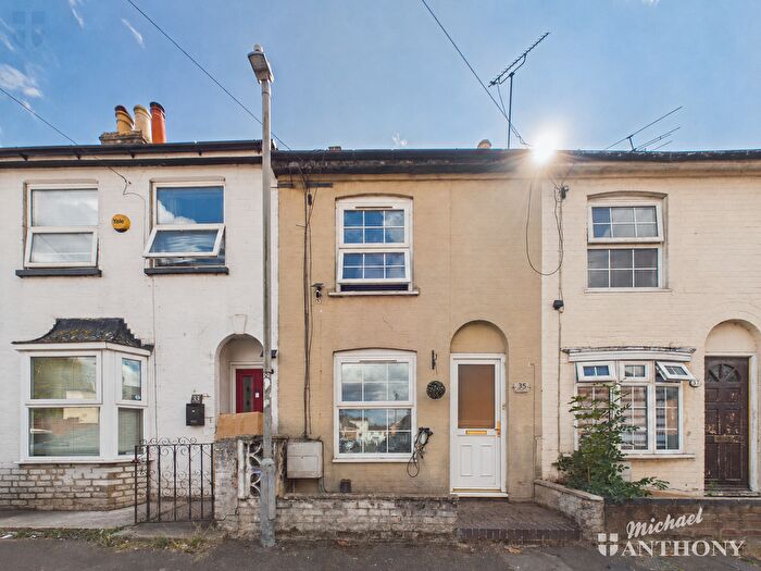2 Bedroom Terraced House For Sale In Ardenham Street, Aylesbury, HP19