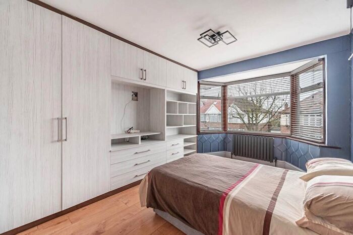 5 Bedroom Semi-Detached House To Rent In Charmian Avenue, Stanmore, HA7