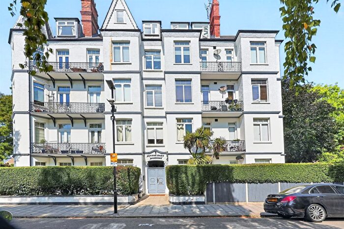 2 Bedroom Flat For Sale In Grove Park Terrace, London, W4