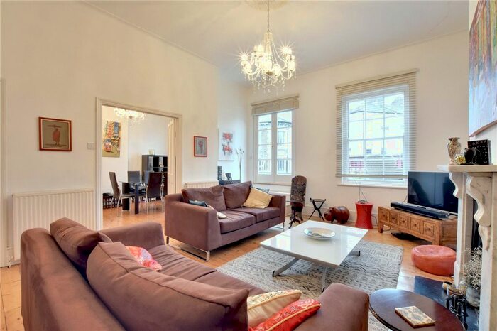 2 Bedroom Maisonette To Rent In Montpelier Vale, Blackheath, London, SE3