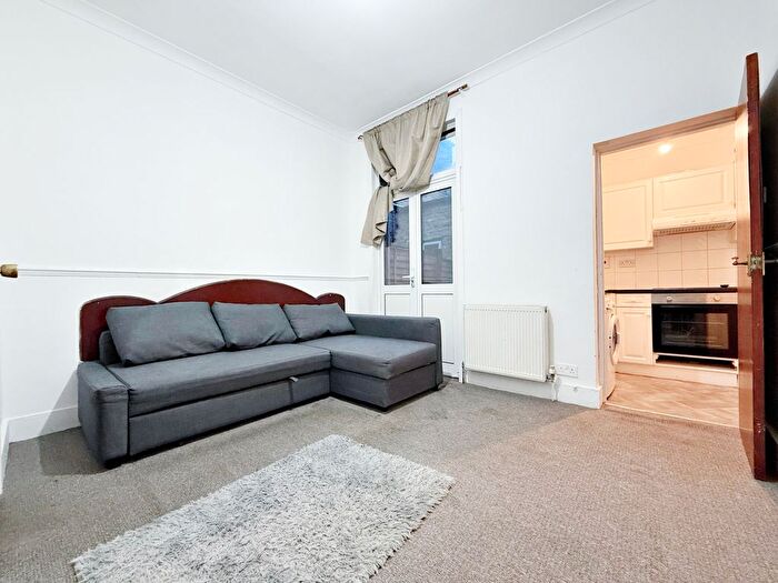 Studio To Rent In Lampton Road, Hounslow, TW3