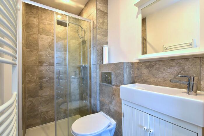 2 Bedroom Flat To Rent In Brockley Park, London, SE23