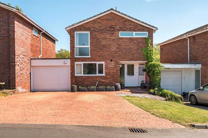 3 Bedroom Link Detached House For Sale In Galsworthy Drive, Caversham, Reading, RG4