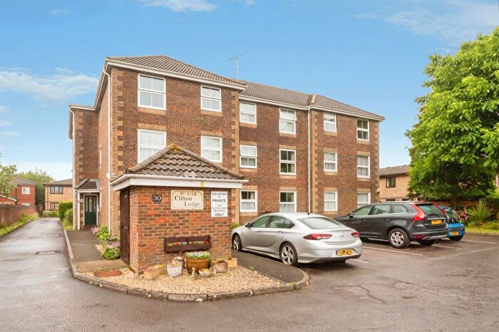 1 Bedroom Apartment For Sale In Clifton Road, Southampton, SO15