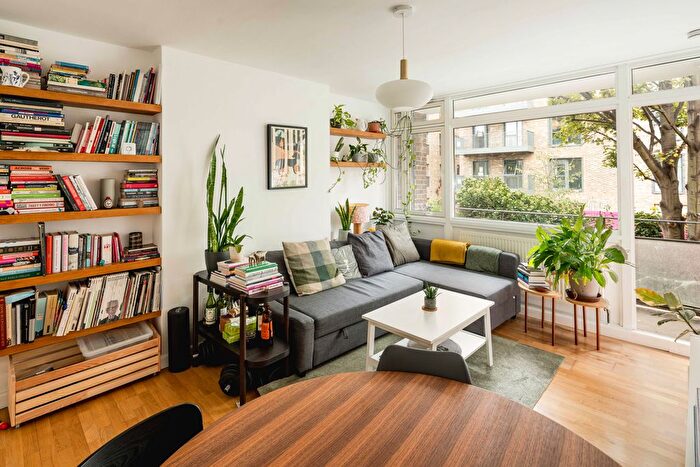 1 Bedroom Flat For Sale In Phelp Street, London, SE17