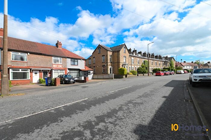 2 Bedroom Terraced House For Sale In Huddersfield Road, Stalybridge, SK15