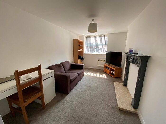 2 Bedroom Apartment For Sale In Rosedale Mansions, Hull, HU3