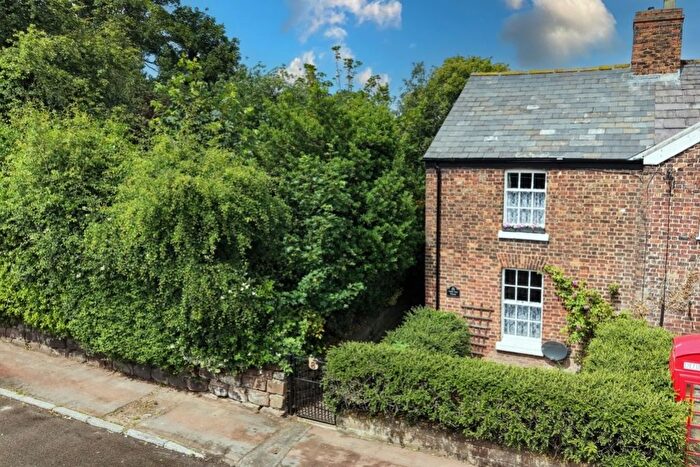 3 Bedroom End Terrace House For Sale In The Square, Ince, Chester, Cheshire, CH2