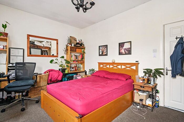 3 Bedroom Terraced House For Sale In Glenwood Road, London, N15