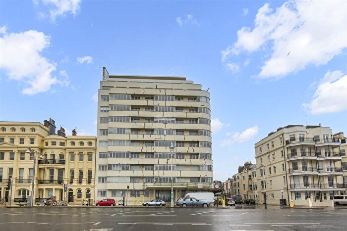 2 Bedroom Flat To Rent In Kings Road, Brighton, BN1