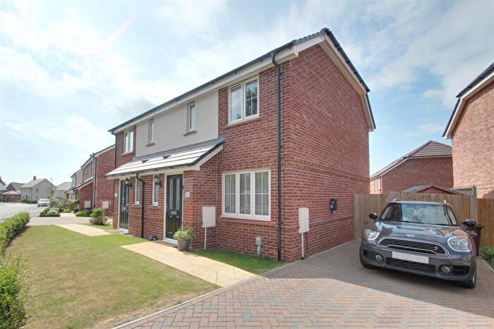 2 Bedroom House To Rent In Avocet Drive, Angmering, BN16