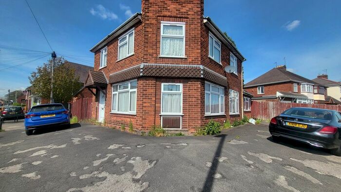 4 Bedroom Detached House To Rent In High Street, Brierley Hill, DY5