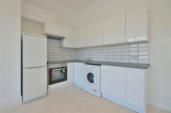 1 Bedroom Flat To Rent In Gainsborough Road, Woodside Park, N12