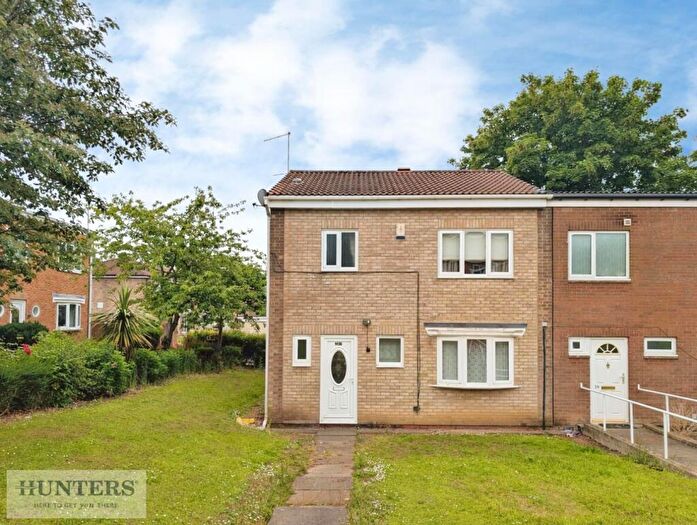 3 Bedroom Semi Detached House For Sale In Hatfield Place, Peterlee, SR8