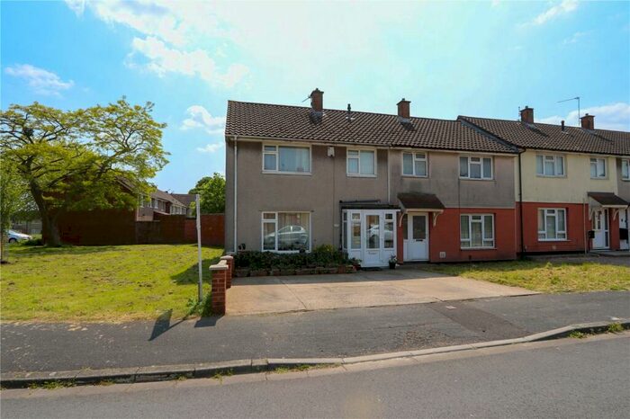 3 Bedroom End Of Terrace House For Sale In Blakeney Road, Patchway, Bristol, South Gloucestershire, BS34