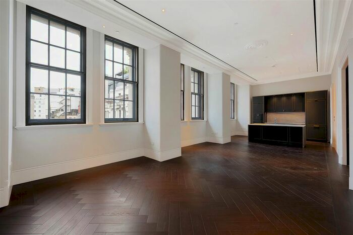 2 Bedroom Flat To Rent In Whitehall Court, London, SW1A