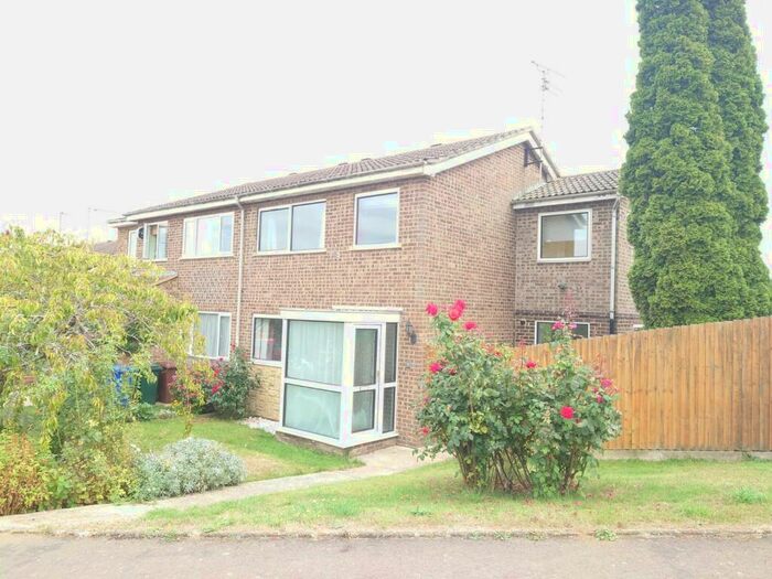 4 Bedroom House To Rent In Spinney Drive, Banbury, OX16