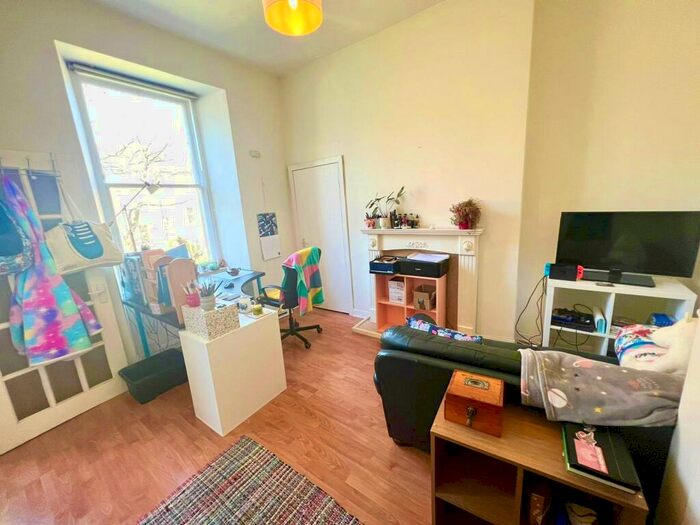 1 Bedroom Flat To Rent In Bathgate Street, Dennistoun, G31