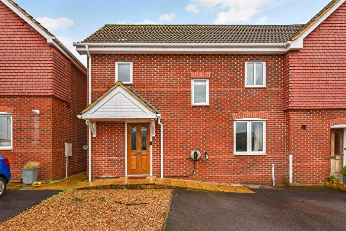 3 Bedroom Semi Detached House To Rent In Cherry Orchard, Whitchurch, RG28