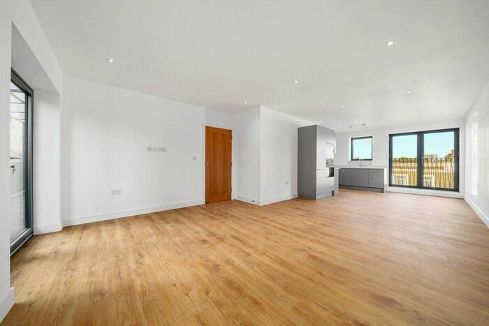 2 Bedroom Flat To Rent In Malden Road, London, NW5