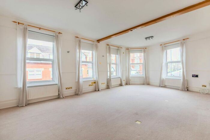 2 Bedroom Flat To Rent In Richmond Road, East Twickenham, Twickenham, TW1