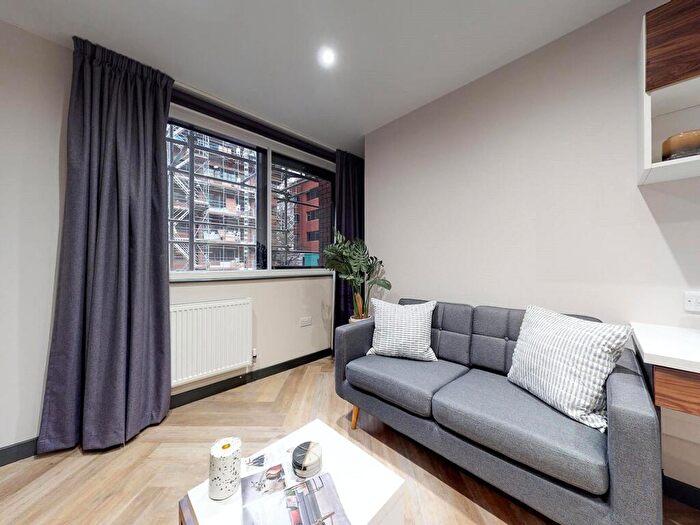 1 Bedroom Apartment To Rent In Apt, Live Oasis Belgrave Street #, LS2