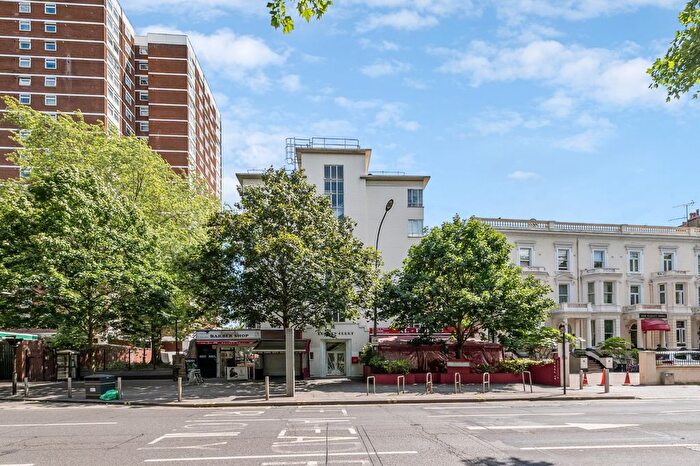 1 Bedroom Flat To Rent In Romney Court, Shepherds Bush Green, W12