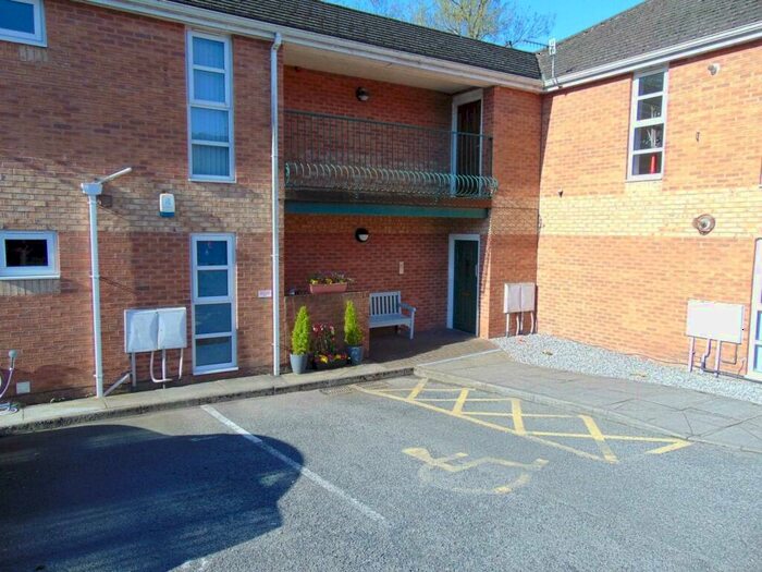 2 Bedroom Apartment To Rent In Crompton Gate, Shaw, OL2