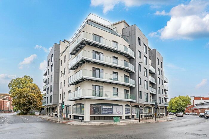 1 Bedroom Flat For Sale In Royal Crescent Road, Royal Crescent Apartments, SO14