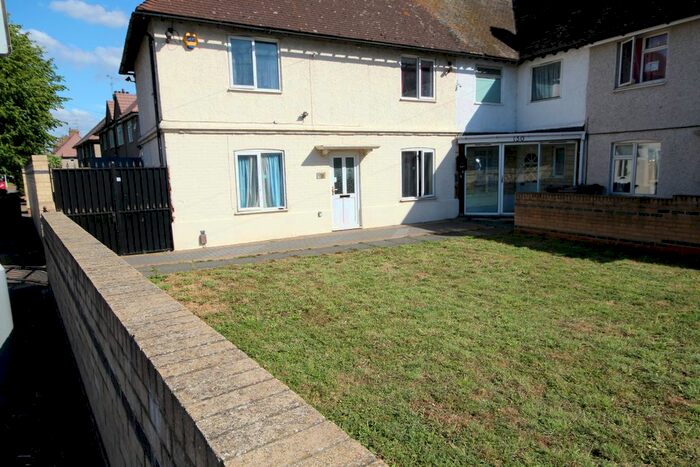 3 Bedroom End Of Terrace House To Rent In St Chads Road, Tilbury, RM18