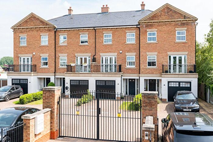 4 Bedroom Property For Sale In Claud Hamilton Way, Hertford, SG14